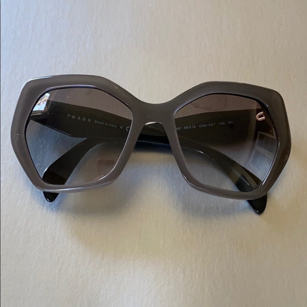 Prada sunglasses - Picture 2 of 9